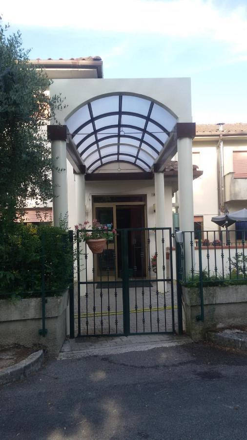 Hotel Le Vigne Contigliano Exterior foto